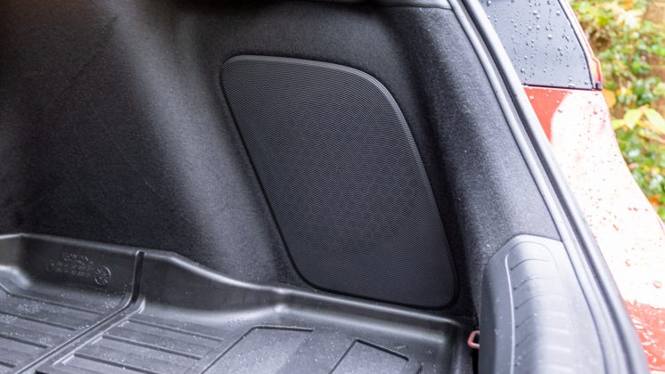 Honda Civic subwoofer